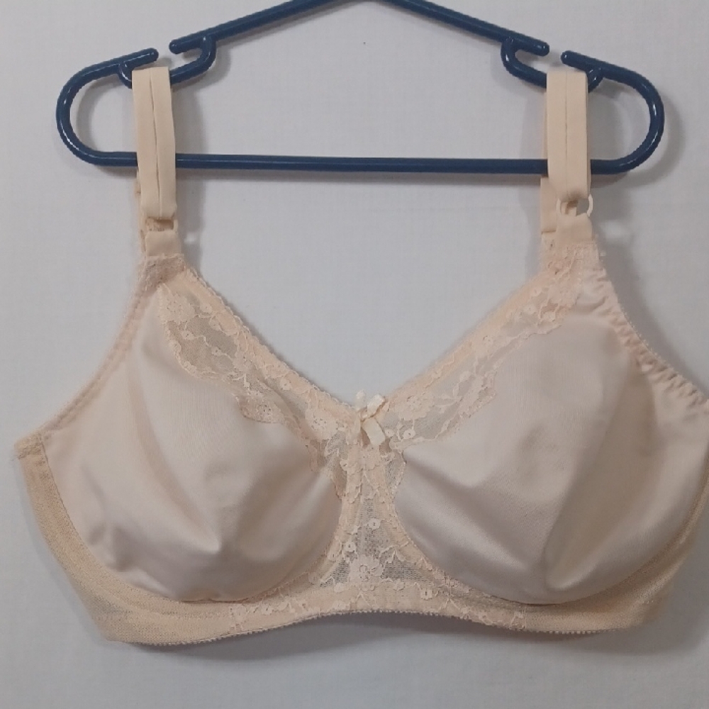 Playtex Cream Lace Bra